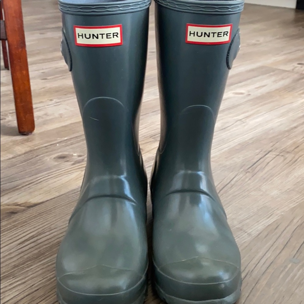 Short grey hunter boots